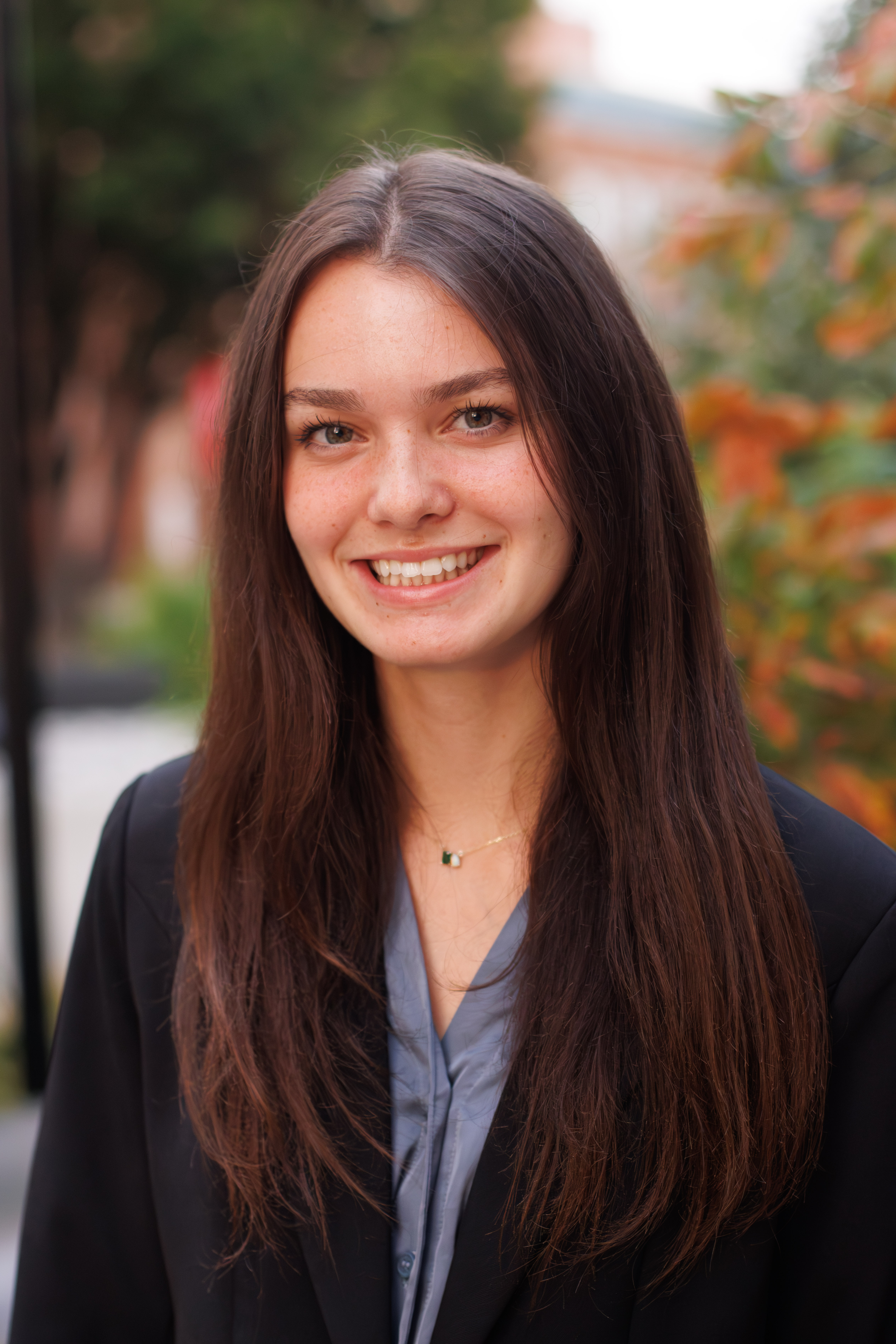 Lindsey Cassata Headshot